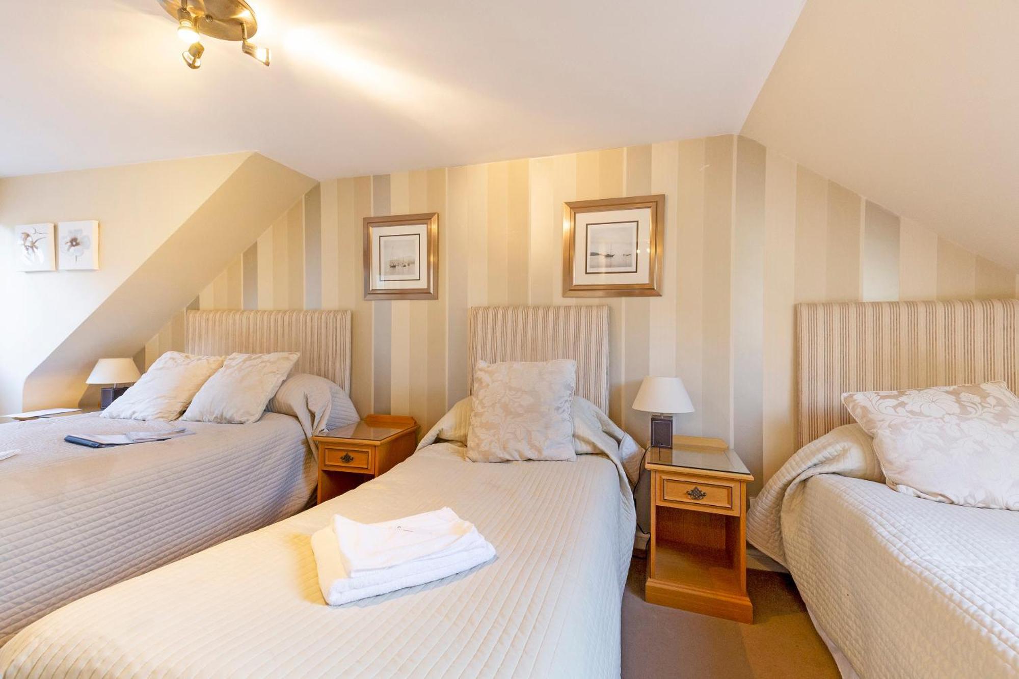 Arden Guest House, Craigmillar Castle Edinburgh Bagian luar foto